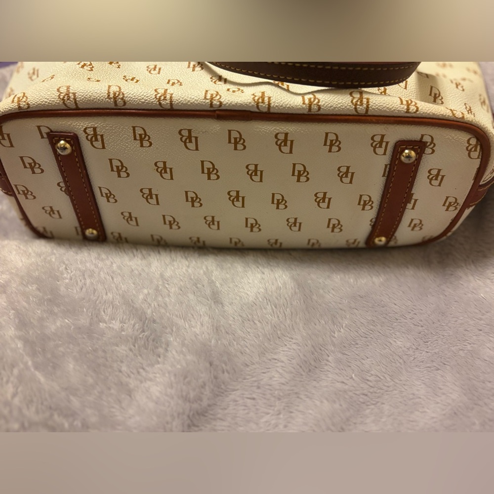 Dooney & Bourke shoulder purse - Picture 5 of 9
